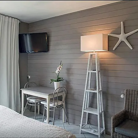 D'hotes Aux Sables D'olonne Bed & Breakfast *