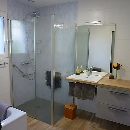 D'hotes Aux Sables D'olonne Bed & Breakfast *